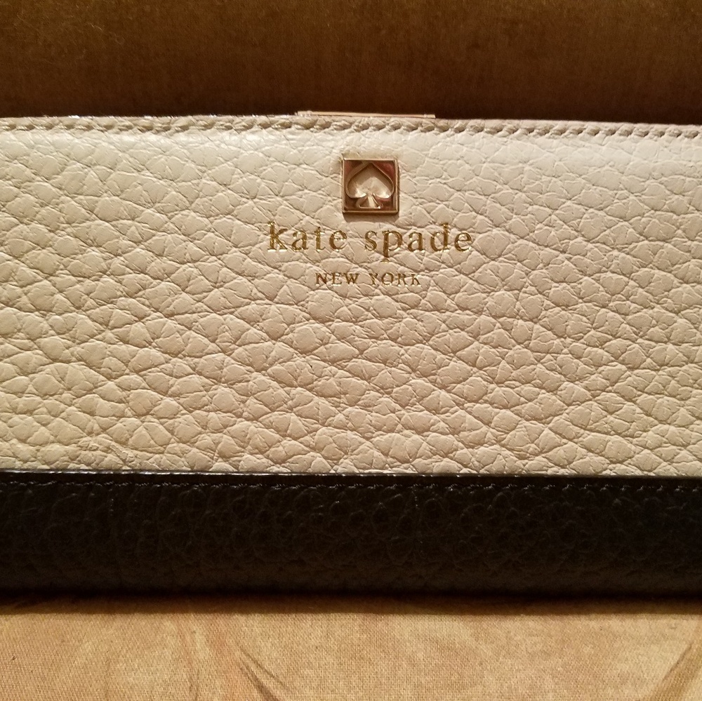 Kate Spade Wallet - Picture 3 of 4